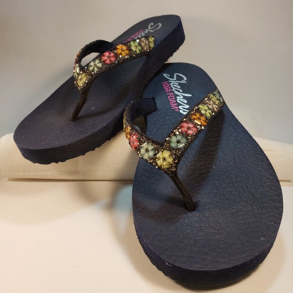 Skechers Yoga Foam Wedge sandals, Dark Navy, bead & flower trim on strap, size 7